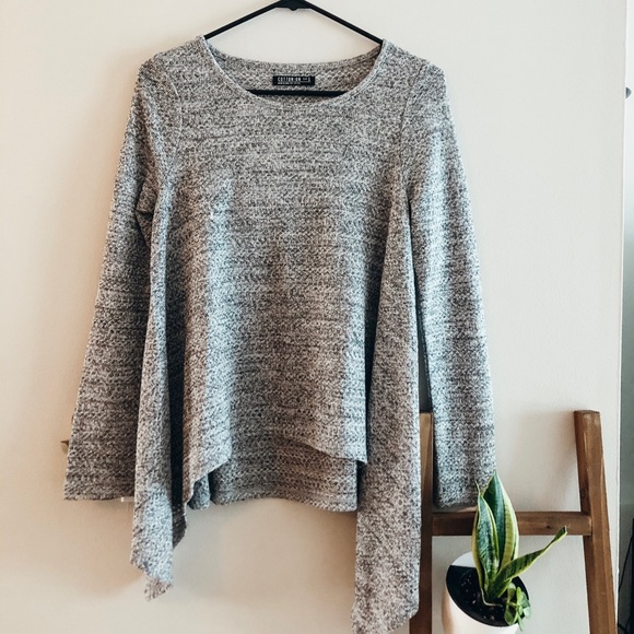 Cute Grey Lightweight Sweater Sz S - Picture 1 of 3